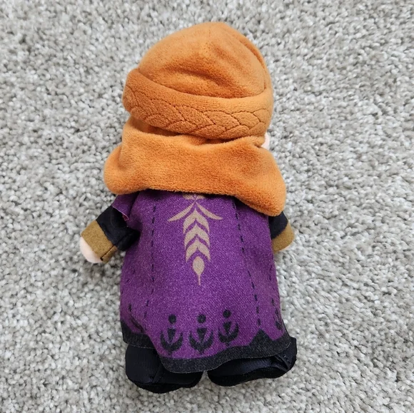 Gently Used Anna Nuimos - Picture 2 of 2